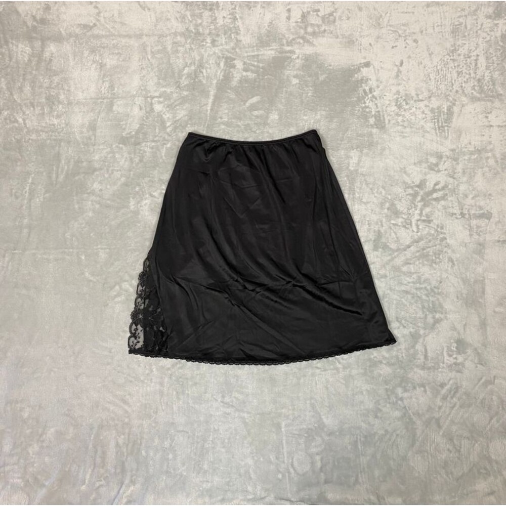 VTG Maidenform Women's Satiny Slip Skirt Size M Black Nylon Lace Trim